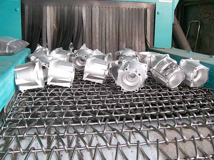 QWD mesh belt through shot blasting machine